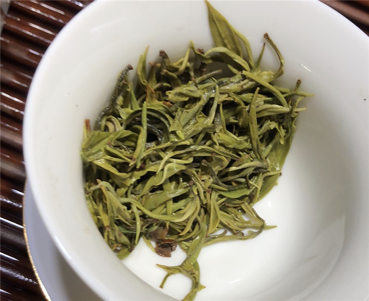 洞庭碧螺春，茶香百里醉