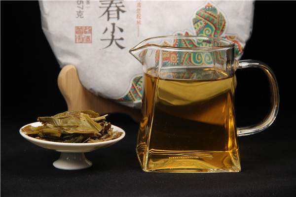 長(zhǎng)期收藏白茶，是選擇散茶，還是餅茶？