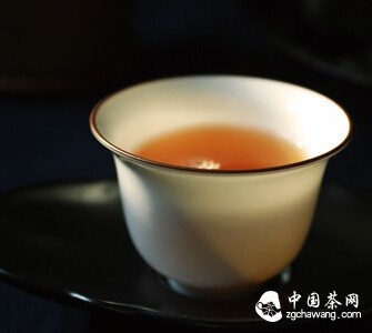 人生是一杯茶，苦甜自知