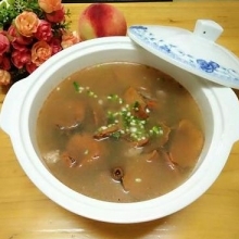 樅樹菌瘦肉湯