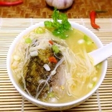 鯽魚(yú)金針菇湯