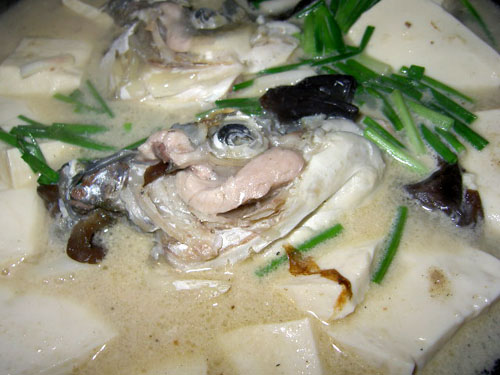 冬季養(yǎng)生湯：魚頭豆腐湯