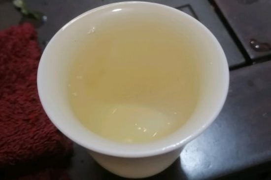 春茶上市白茶的好壞怎么區(qū)分，春白茶怎么分辨好不好？