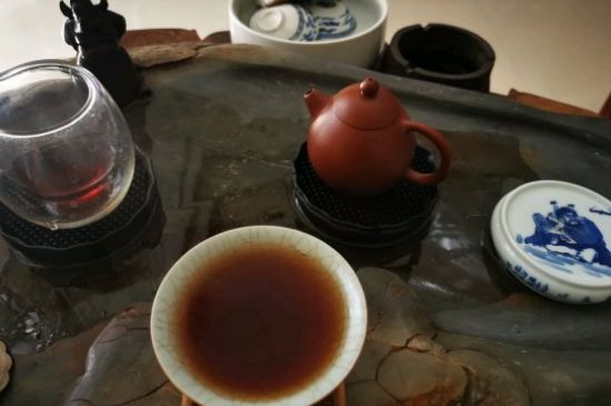 老班章和冰島的區(qū)別 冰島茶和班章茶的區(qū)別