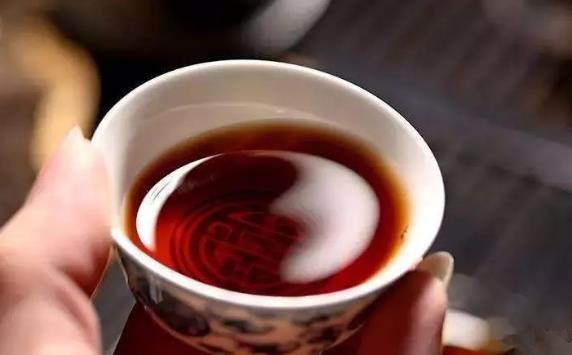 普洱屬于什么茶？普洱茶是紅茶嗎還是黑茶？