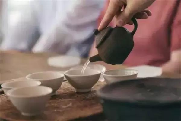 茶葉里加香精，你要這么分辨！