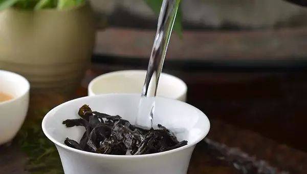 武夷巖茶可以像普洱茶一樣，越陳越香嗎