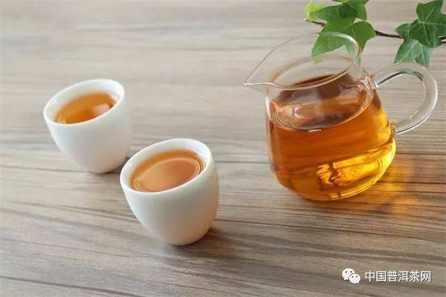 市場(chǎng)為什么流行橙黃色的紅茶呢？