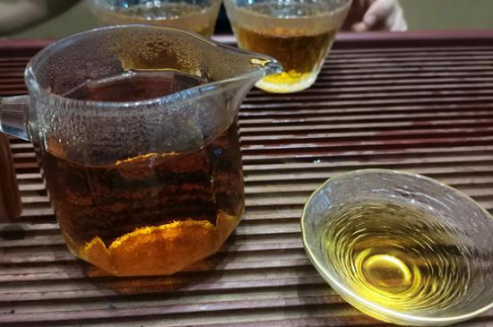 15年的普洱茶值多少錢_普洱茶收藏15年價值