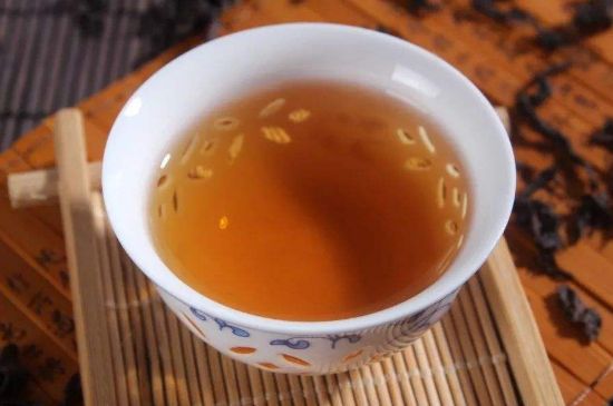 濕氣重喝紅茶還是綠茶_濕氣重能不能喝紅茶？