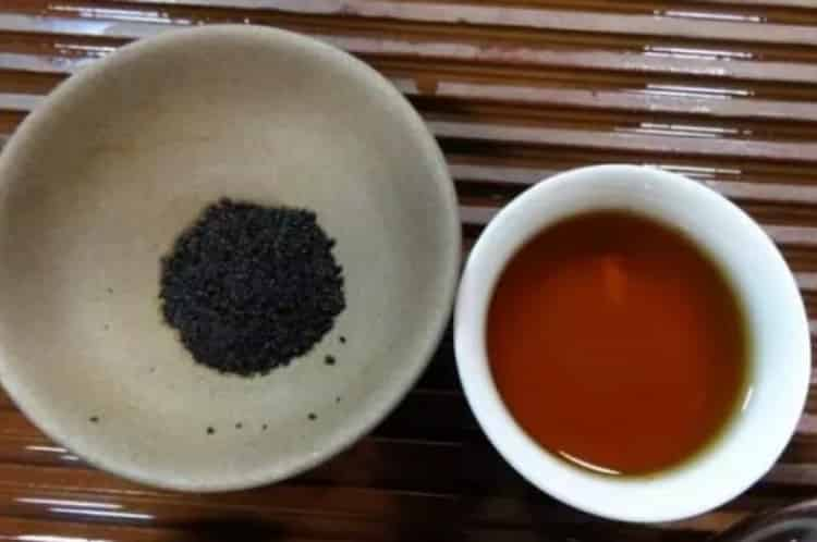 一種茶葉黑色的硬顆粒_像羊屎的茶葉是什么茶？