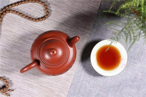 冬天喝紅茶好還是綠茶好_綠茶好（綠茶解膩效果好）