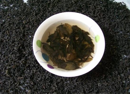 杜仲茶的功效與作用(杜仲茶每天喝多少合適)