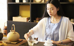 女人秋天喝什么茶最好養(yǎng)生(女性秋季喝茶