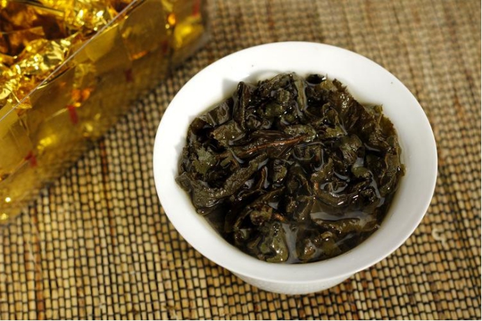 臺(tái)灣凍頂烏龍茶價(jià)格是多少？這么昂貴的茶一定要謹(jǐn)慎挑選！