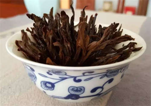 紅茶和綠茶的區(qū)別適合什么人喝,紅茶和綠茶的區(qū)別